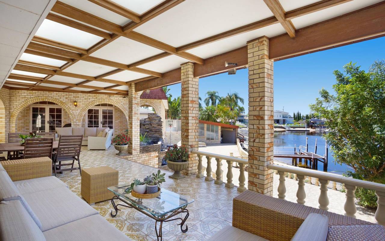 10 Fiesta Avenue, Isle Of Capri, Qld 4217 AU