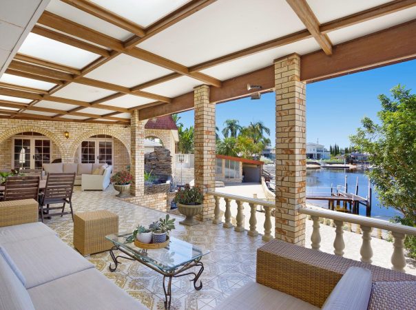 10 Fiesta Avenue, Isle Of Capri, Qld 4217 AU
