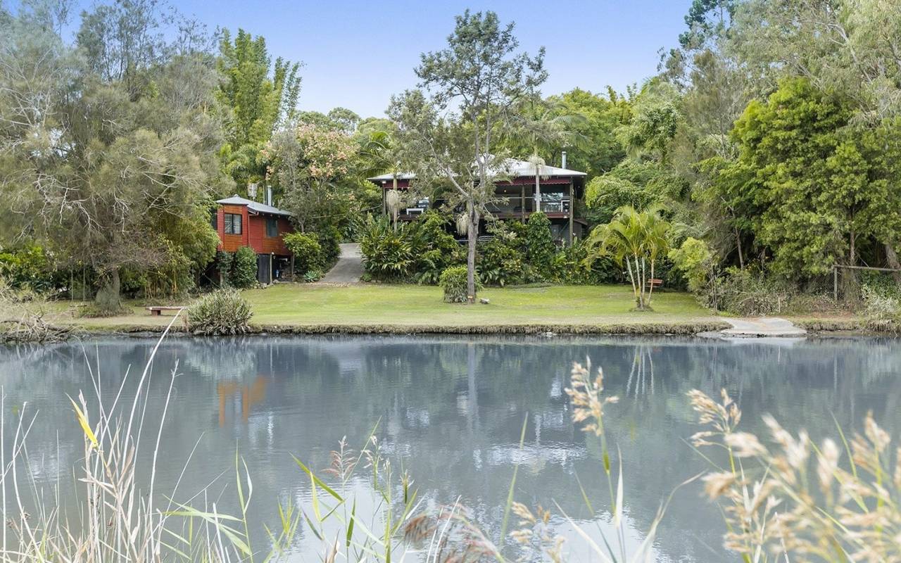 11 Wirildar Drive, Elanora, QLD 4221 AU