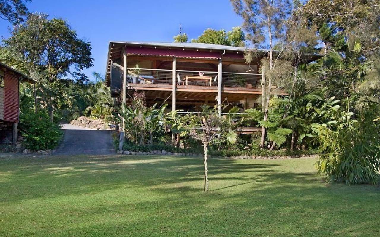11 Wirildar Drive, Elanora, QLD 4221 AU