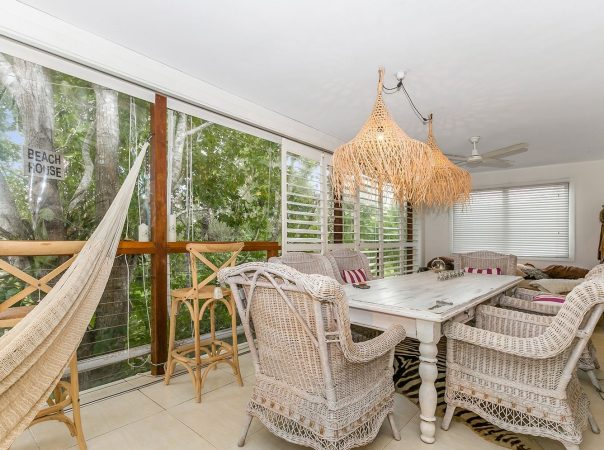 11 Wirildar Drive, Elanora, QLD 4221 AU