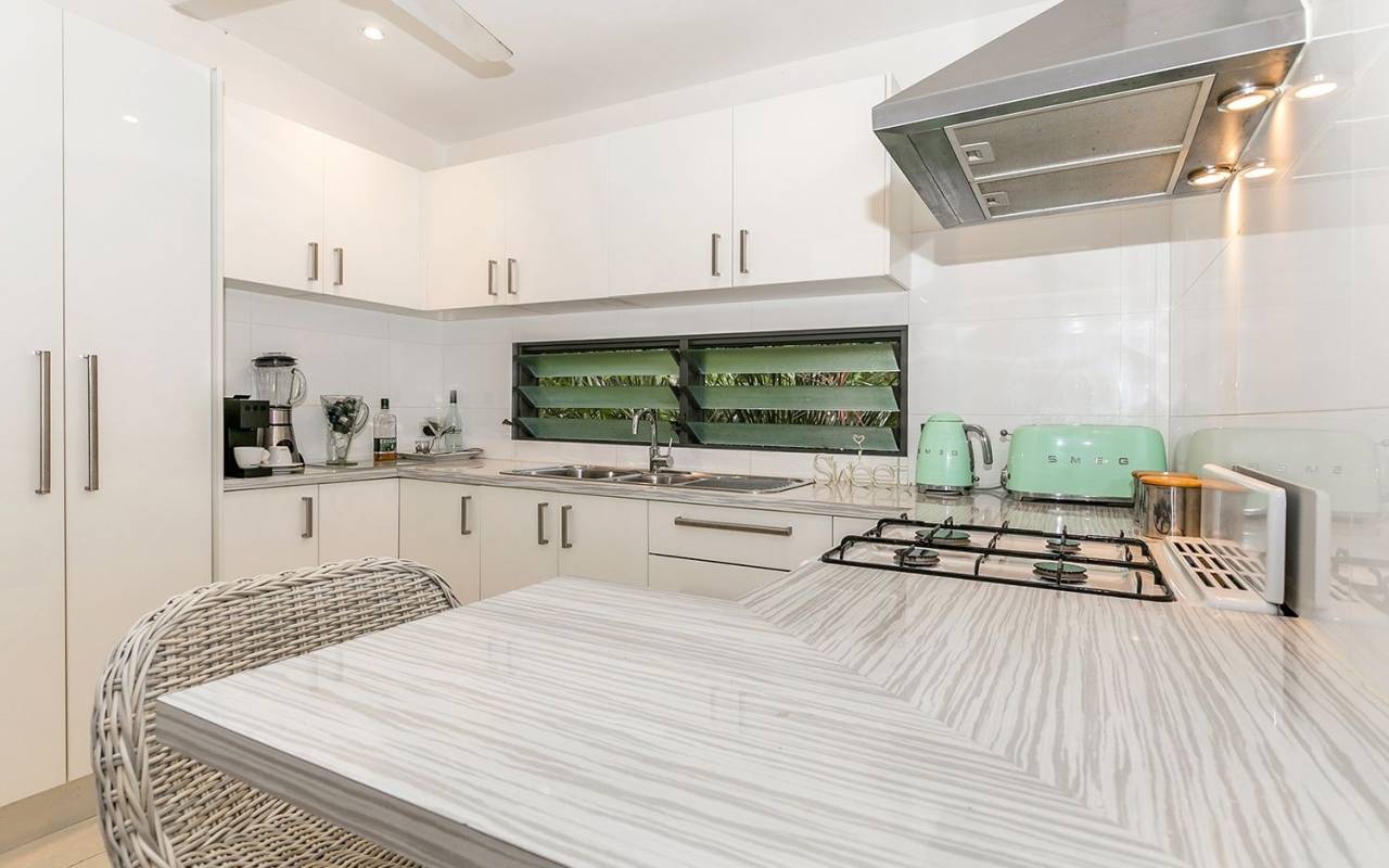 11 Wirildar Drive, Elanora, QLD 4221 AU