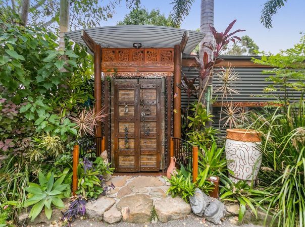 11 Wirildar Drive, Elanora, QLD 4221 AU