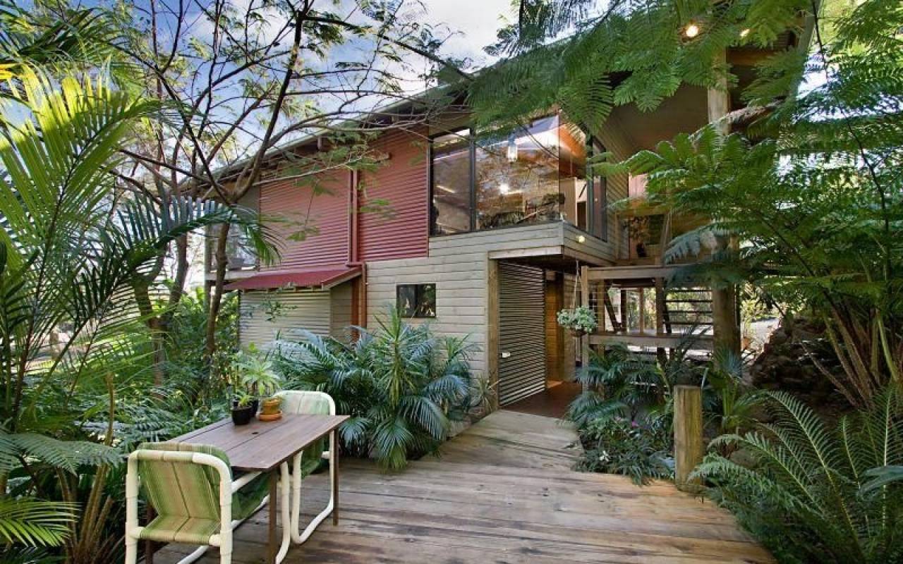 11 Wirildar Drive, Elanora, QLD 4221 AU