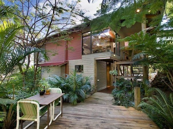 11 Wirildar Drive, Elanora, QLD 4221 AU