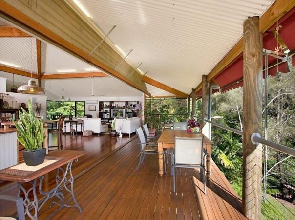 11 Wirildar Drive, Elanora, QLD 4221 AU