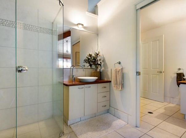 11 Wirildar Drive, Elanora, QLD 4221 AU