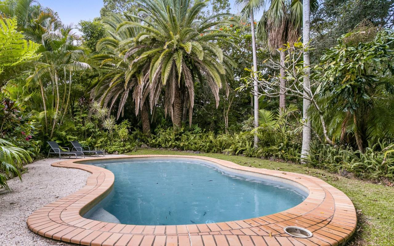 11 Wirildar Drive, Elanora, QLD 4221 AU