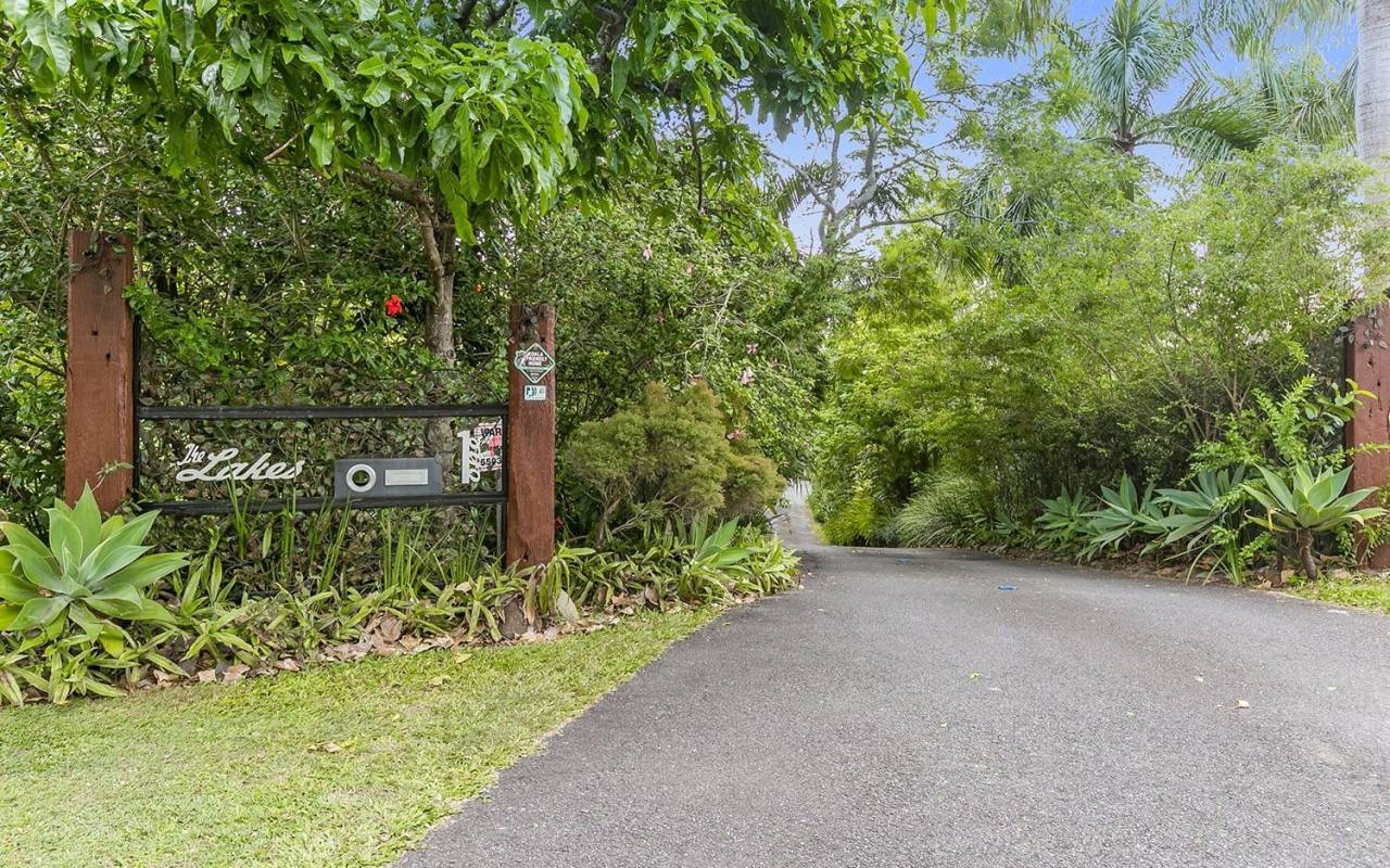 11 Wirildar Drive, Elanora, QLD 4221 AU