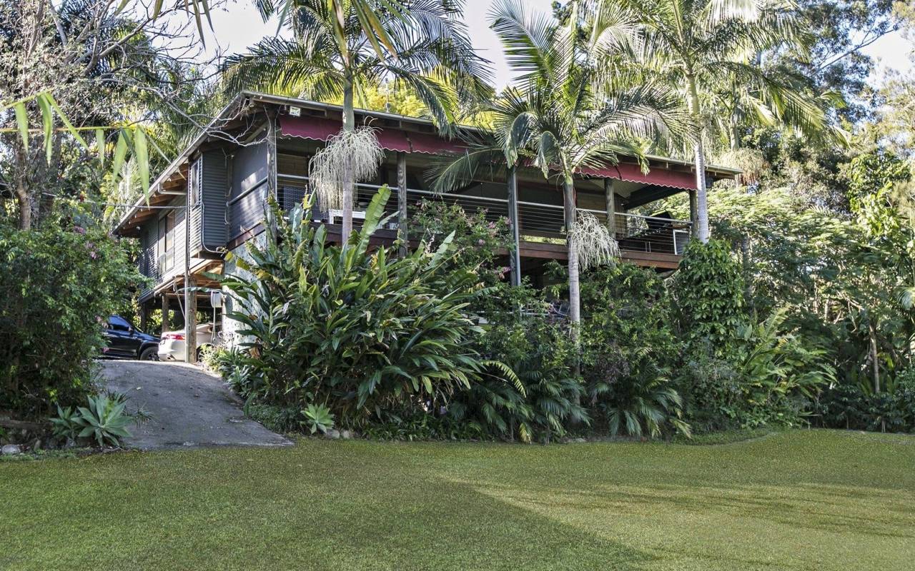 11 Wirildar Drive, Elanora, QLD 4221 AU