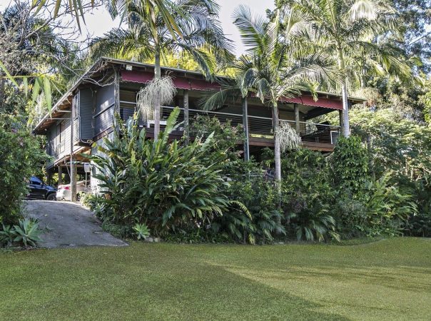 11 Wirildar Drive, Elanora, QLD 4221 AU