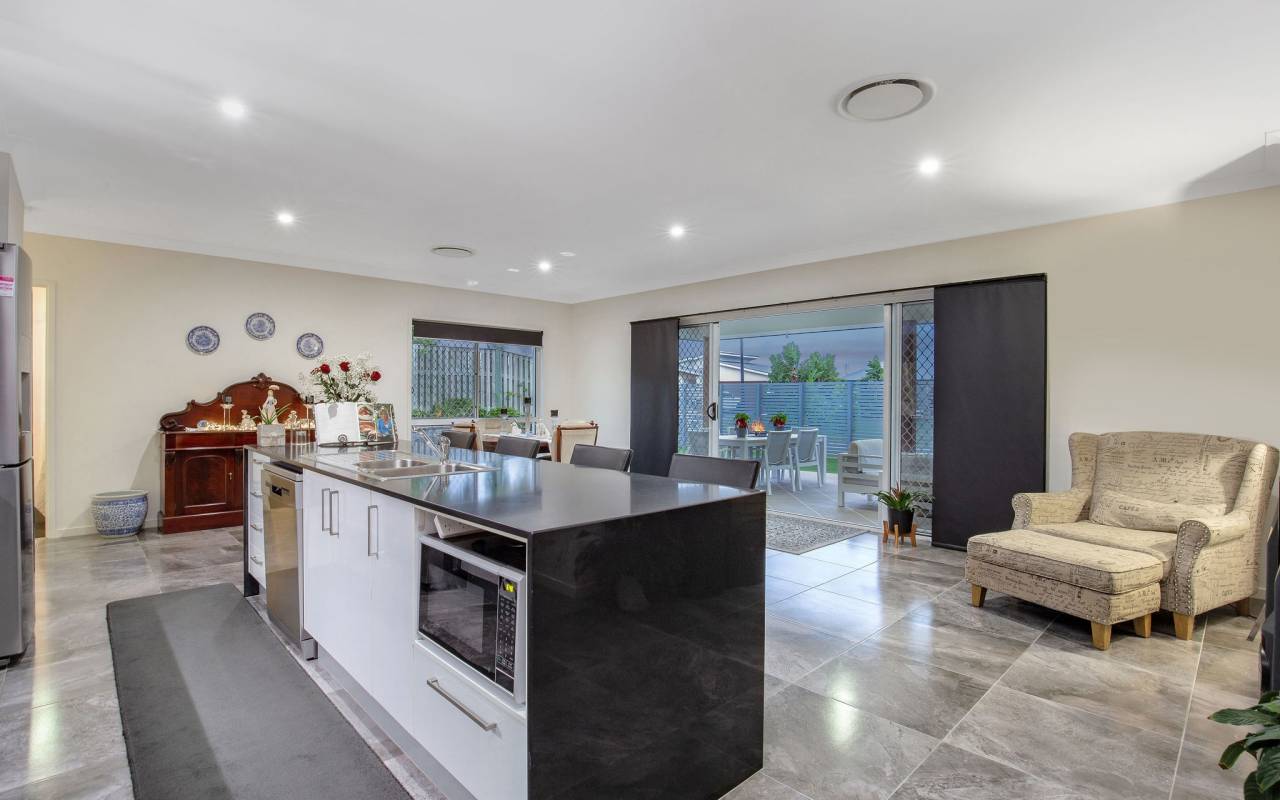 17 Carpenters Drive, Coomera, QLD 4209 AUSTRALIA