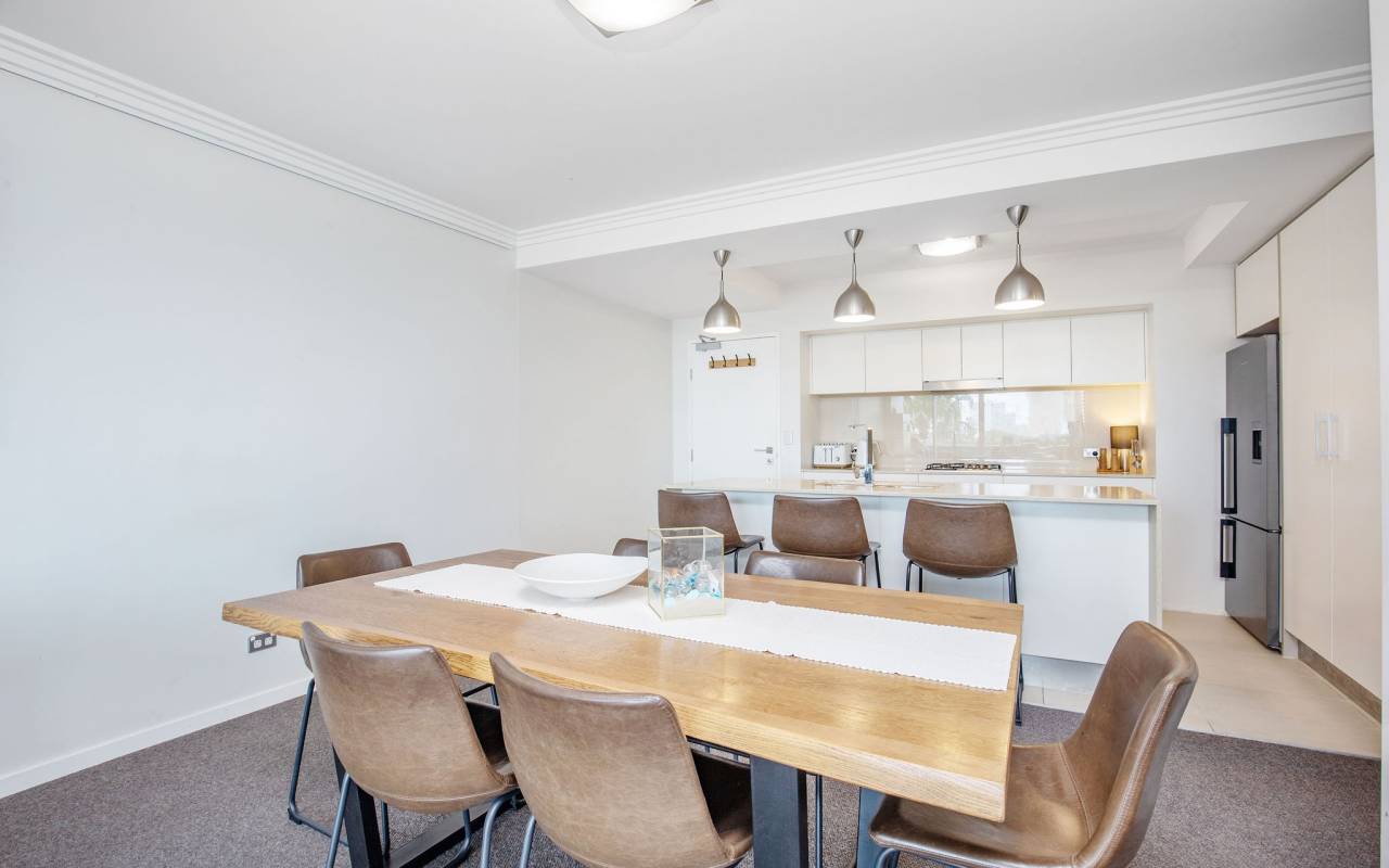20/53 Darrambal Street, Surfers Paradise, QLD 4217 AUSTRALIA
