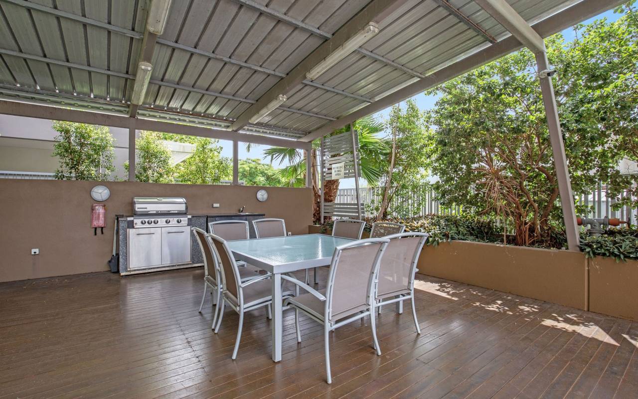 20/53 Darrambal Street, Surfers Paradise, QLD 4217 AUSTRALIA