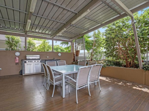 20/53 Darrambal Street, Surfers Paradise, QLD 4217 AUSTRALIA