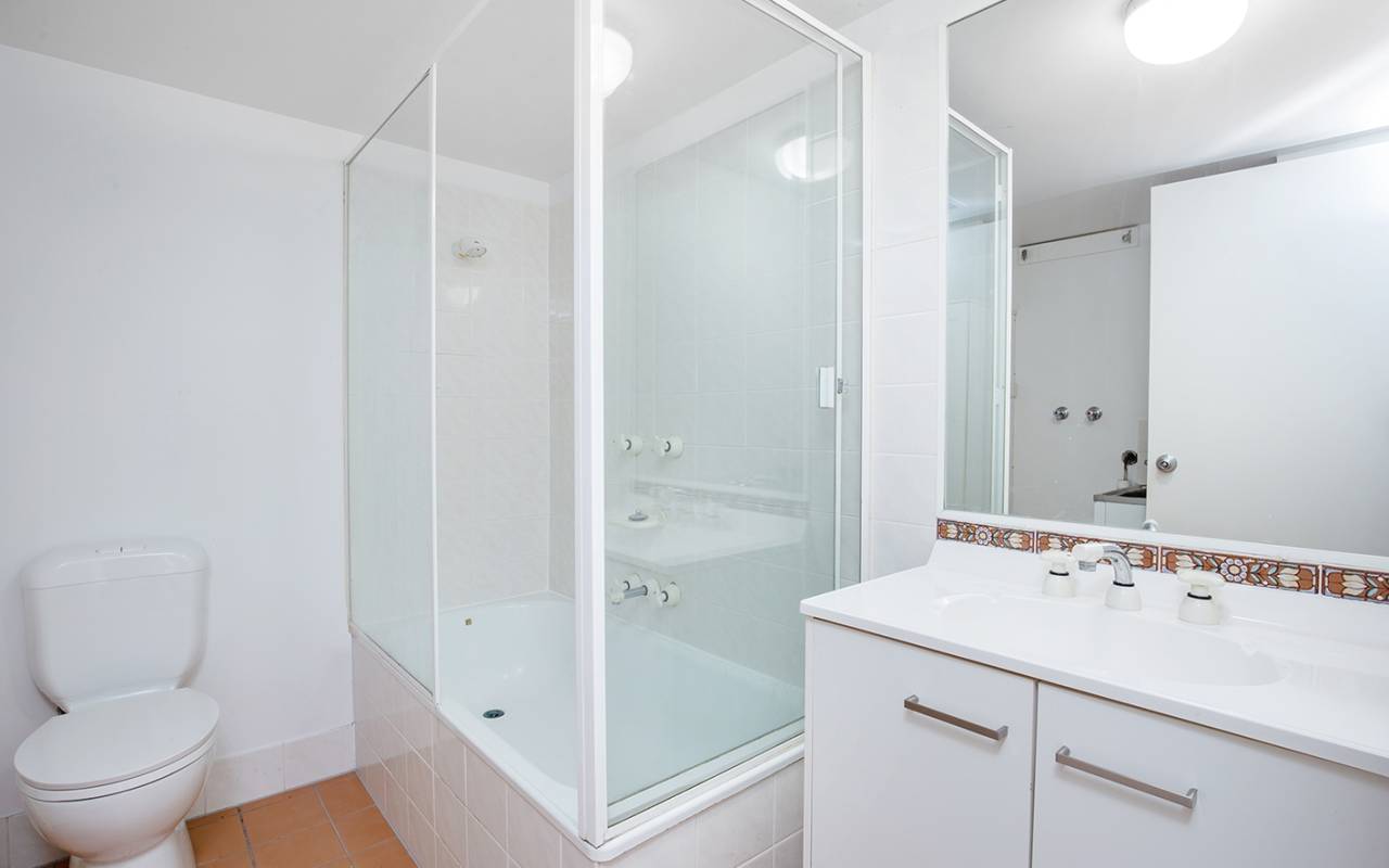 2/19 Monaco Street, Surfers Paradise, QLD 4217 AU