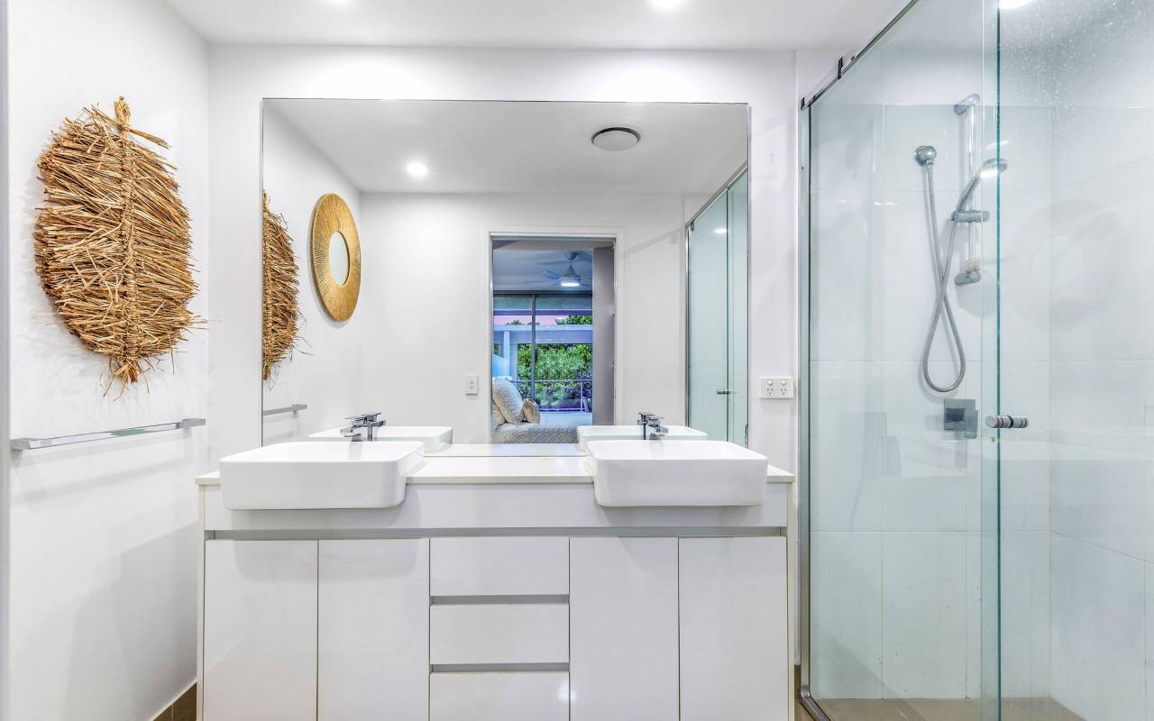 109/11 Compass Drive, Biggera Waters, QLD 4216 AU