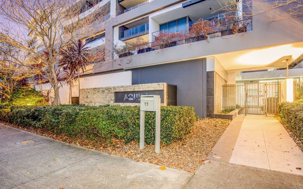 109/11 Compass Drive, Biggera Waters, QLD 4216 AU