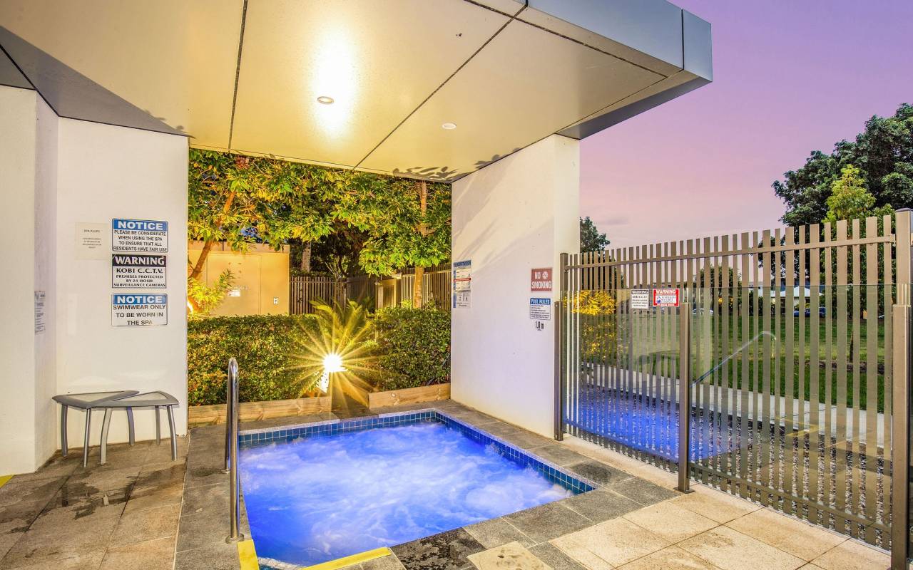 109/11 Compass Drive, Biggera Waters, QLD 4216 AU