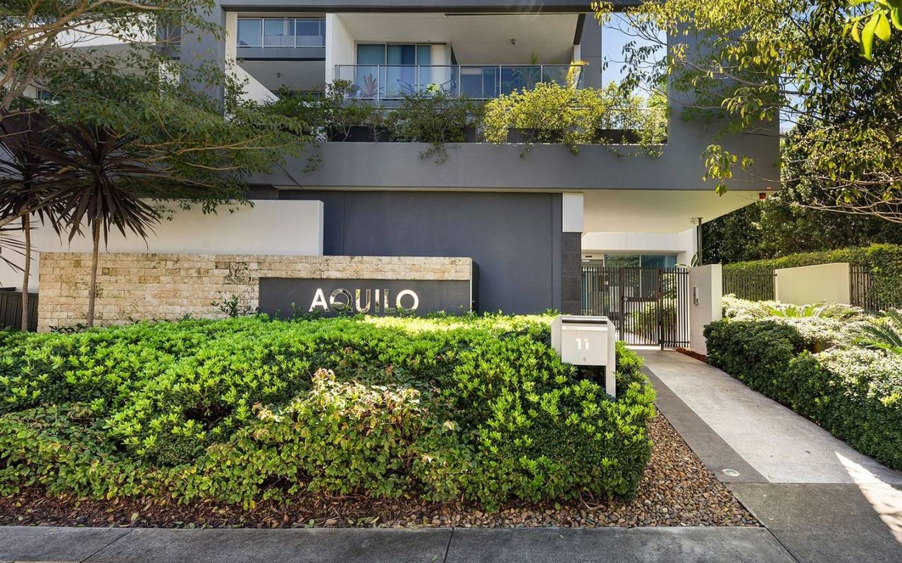 109/11 Compass Drive, Biggera Waters, QLD 4216 AU