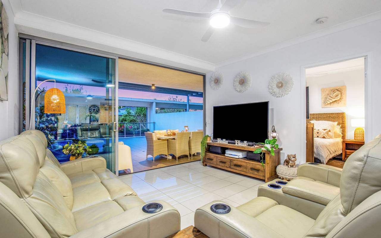 109/11 Compass Drive, Biggera Waters, QLD 4216 AU