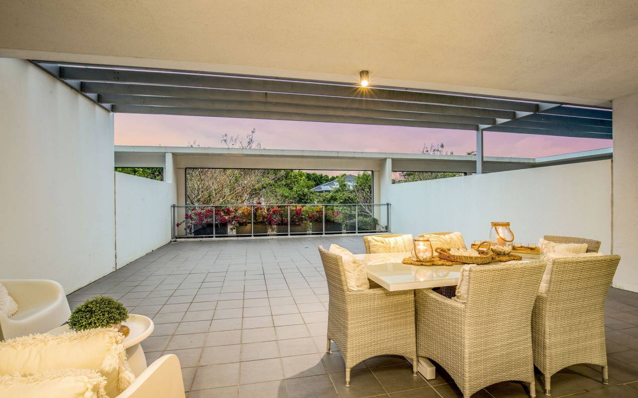 109/11 Compass Drive, Biggera Waters, QLD 4216 AU