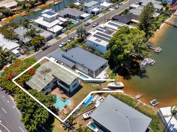 24 Pacific Boulevard, Broadbeach Waters, QLD 4218 AU