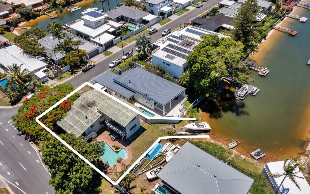 24 Pacific Boulevard, Broadbeach Waters, QLD 4218 AU