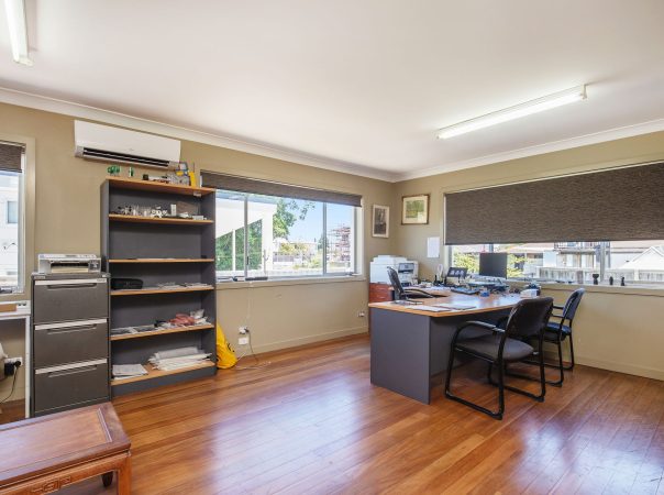 24 Pacific Boulevard, Broadbeach Waters, QLD 4218 AU