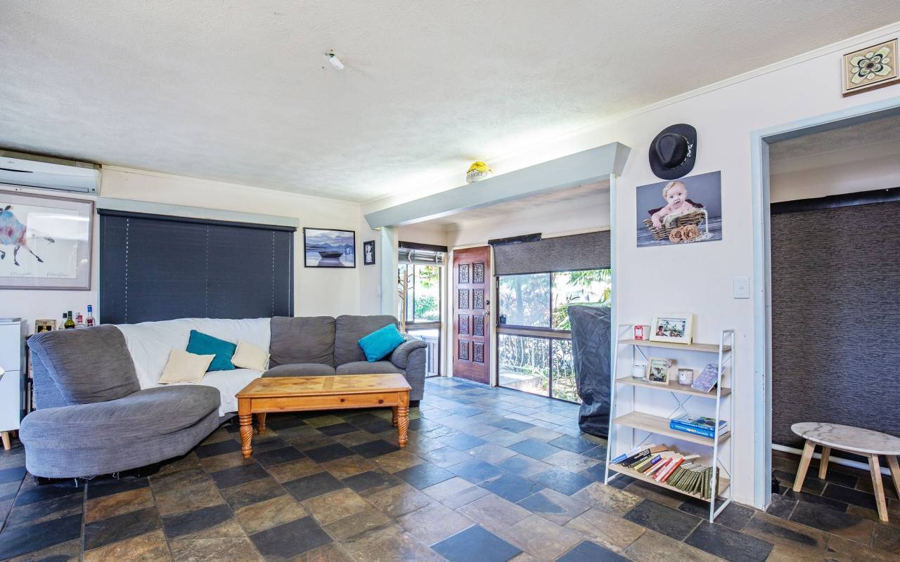 24 Pacific Boulevard, Broadbeach Waters, QLD 4218 AU