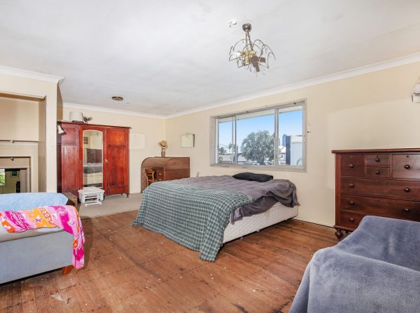 24 Pacific Boulevard, Broadbeach Waters, QLD 4218 AU