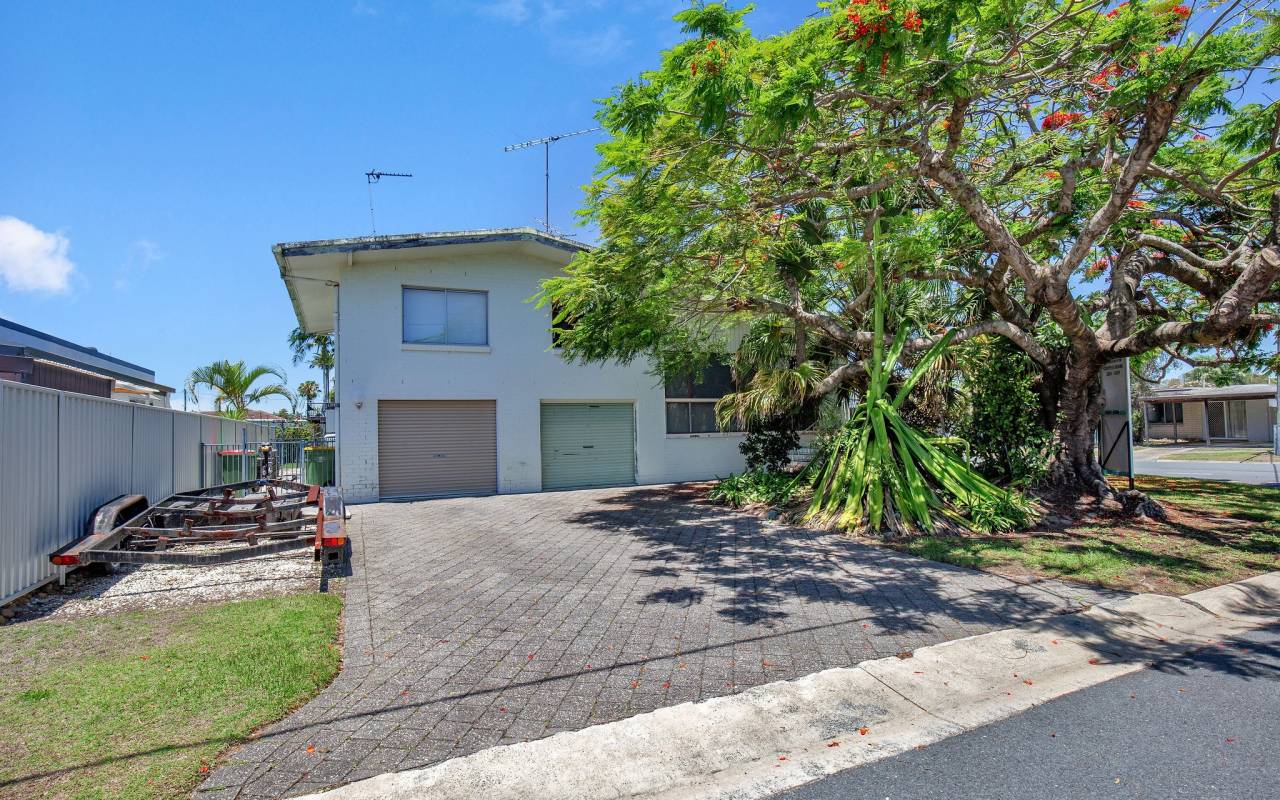 24 Pacific Boulevard, Broadbeach Waters, QLD 4218 AU
