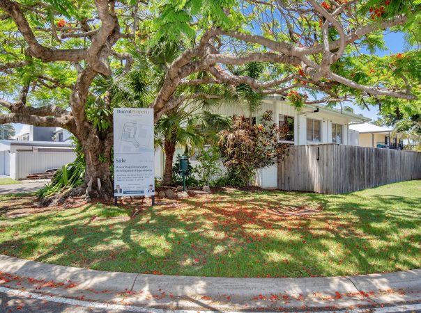 24 Pacific Boulevard, Broadbeach Waters, QLD 4218 AU
