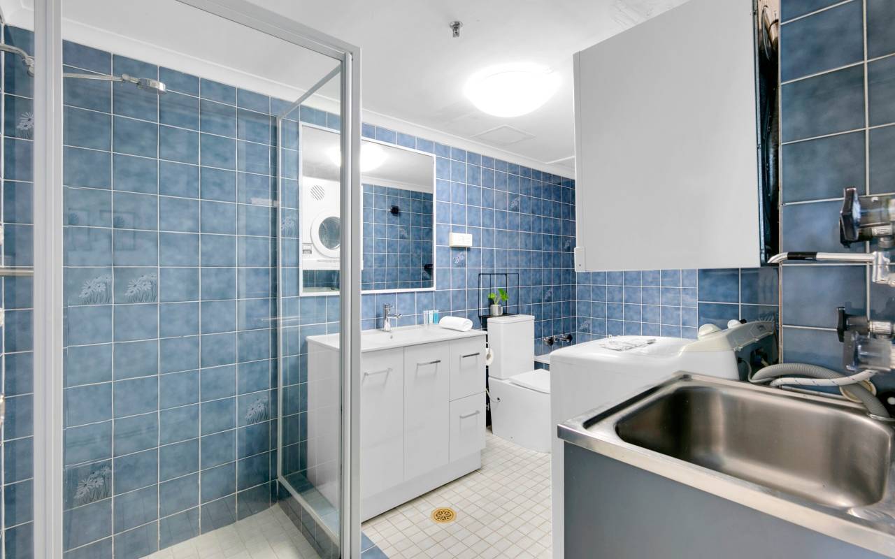 2209/18 Hanlan Street, Surfers Paradise, Qld 4217 AU