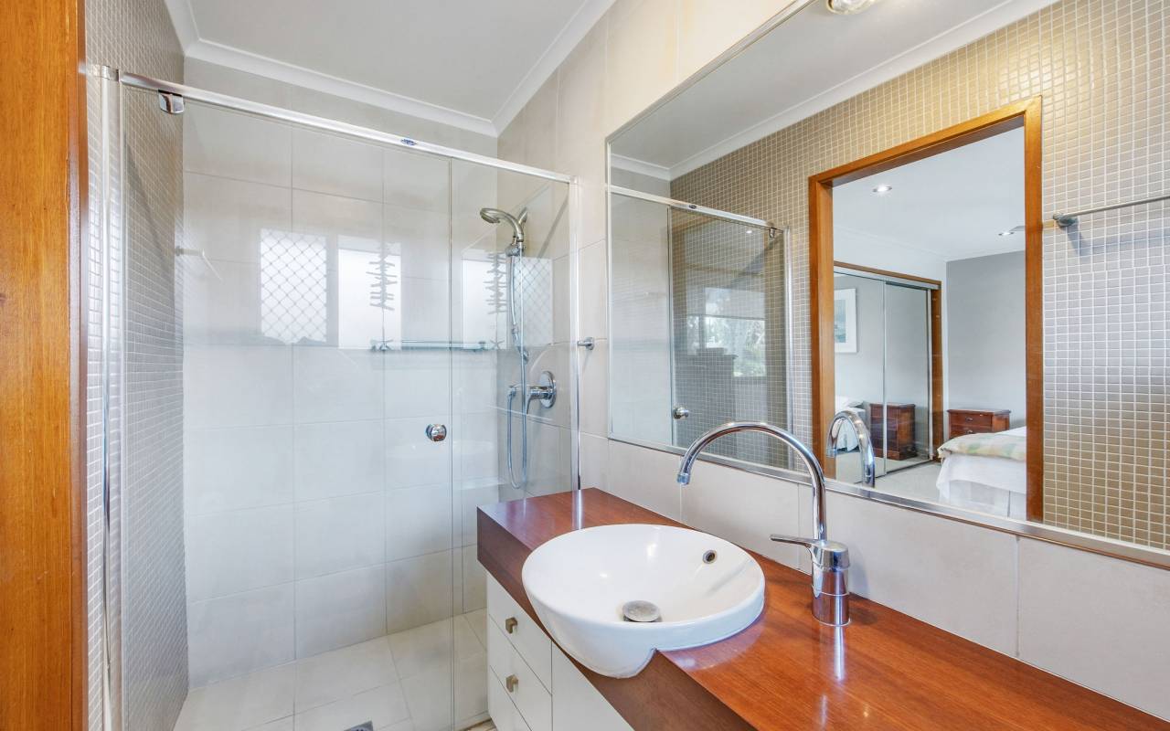171 Rio Vista Boulevard, Broadbeach Waters, Qld 4218 AU