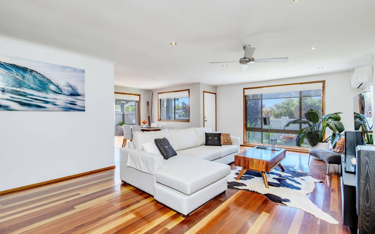 171 Rio Vista Boulevard, Broadbeach Waters, Qld 4218 AU
