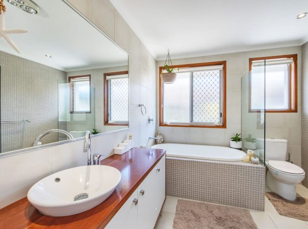 171 Rio Vista Boulevard, Broadbeach Waters, Qld 4218 AU