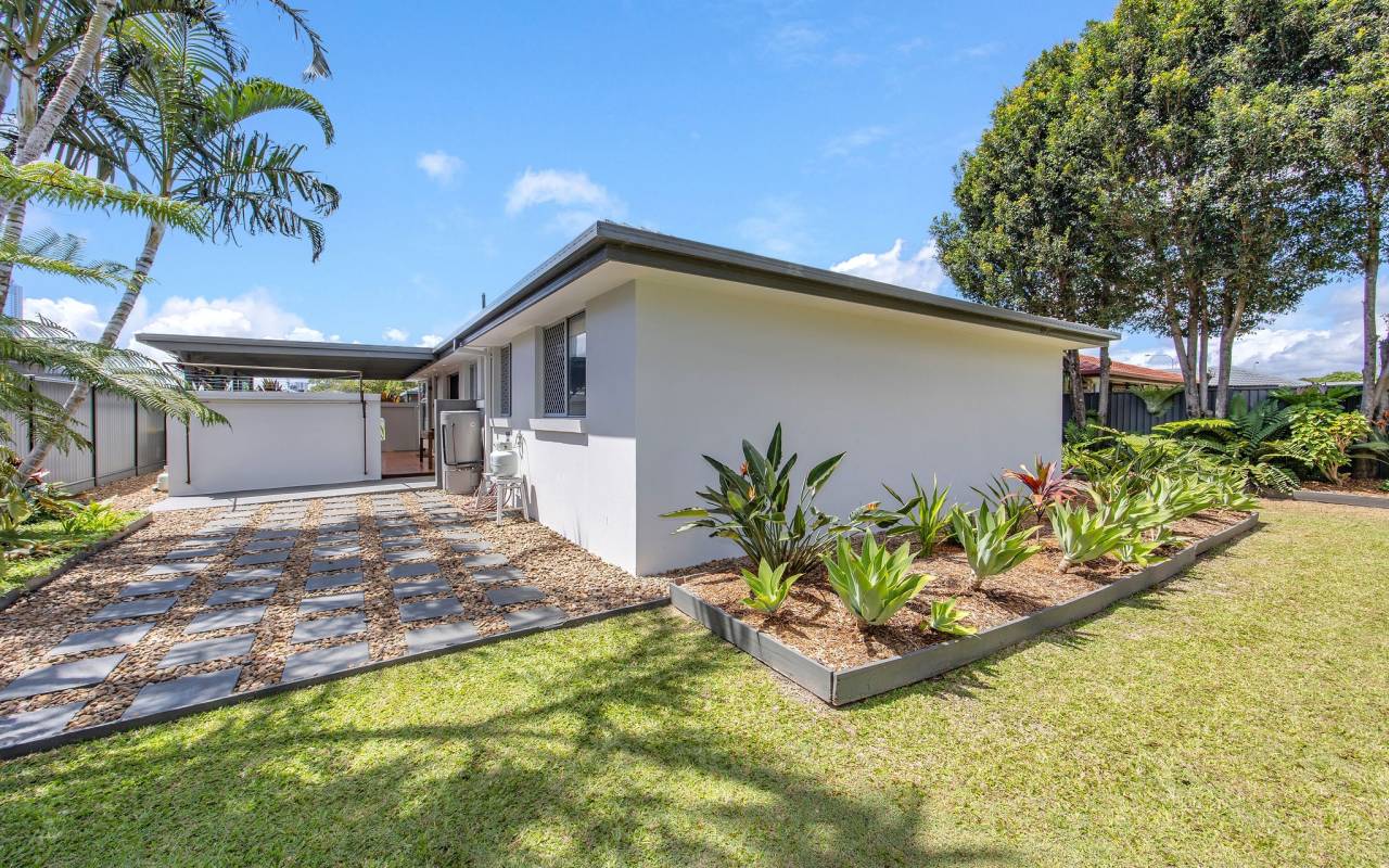 171 Rio Vista Boulevard, Broadbeach Waters, Qld 4218 AU