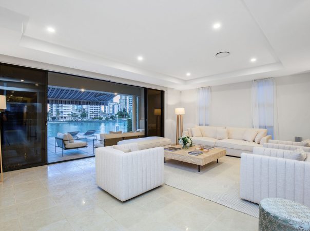 61 Stanhill  Drive, Surfers Paradise, QLD 4217 AU
