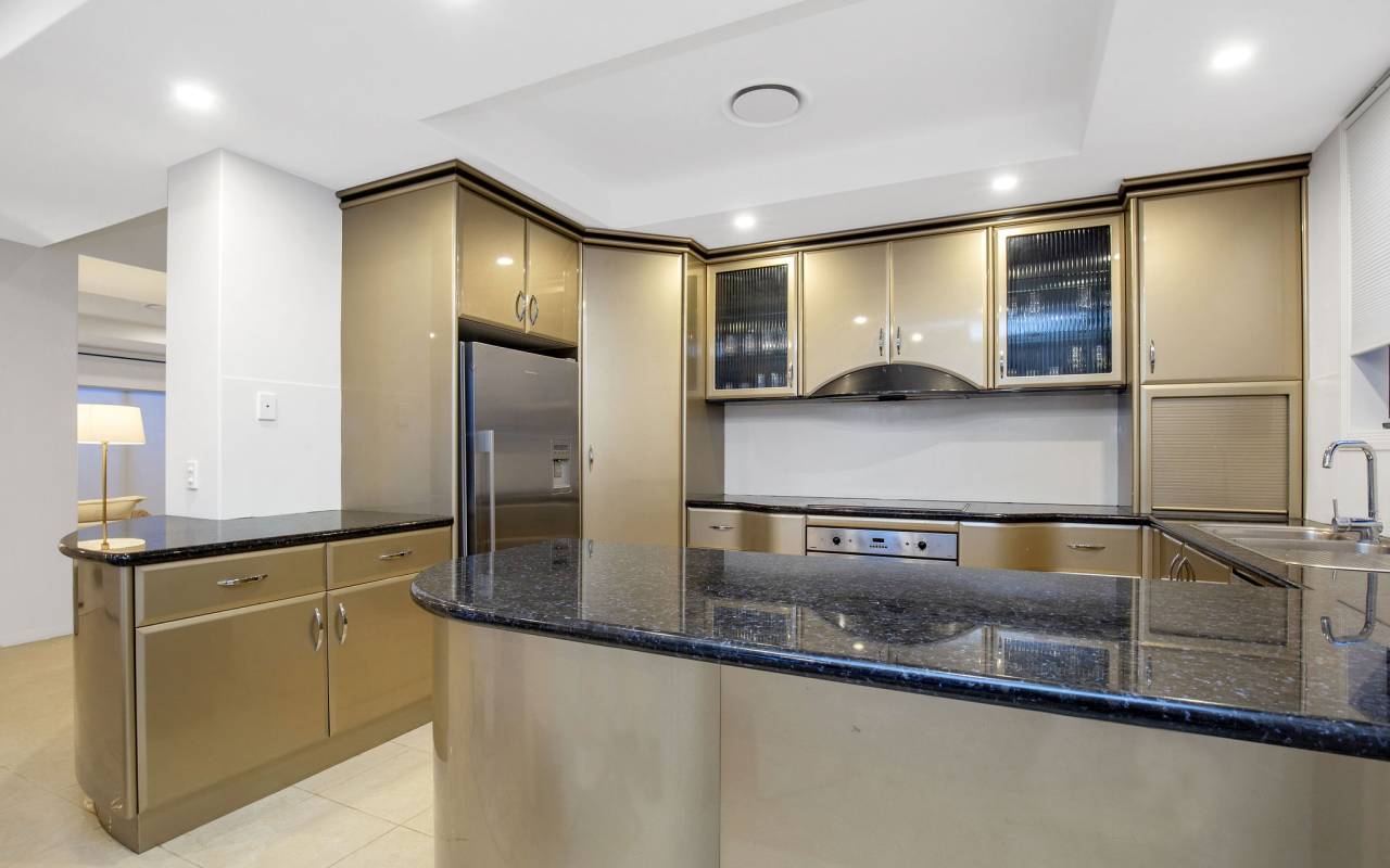 61 Stanhill  Drive, Surfers Paradise, QLD 4217 AU