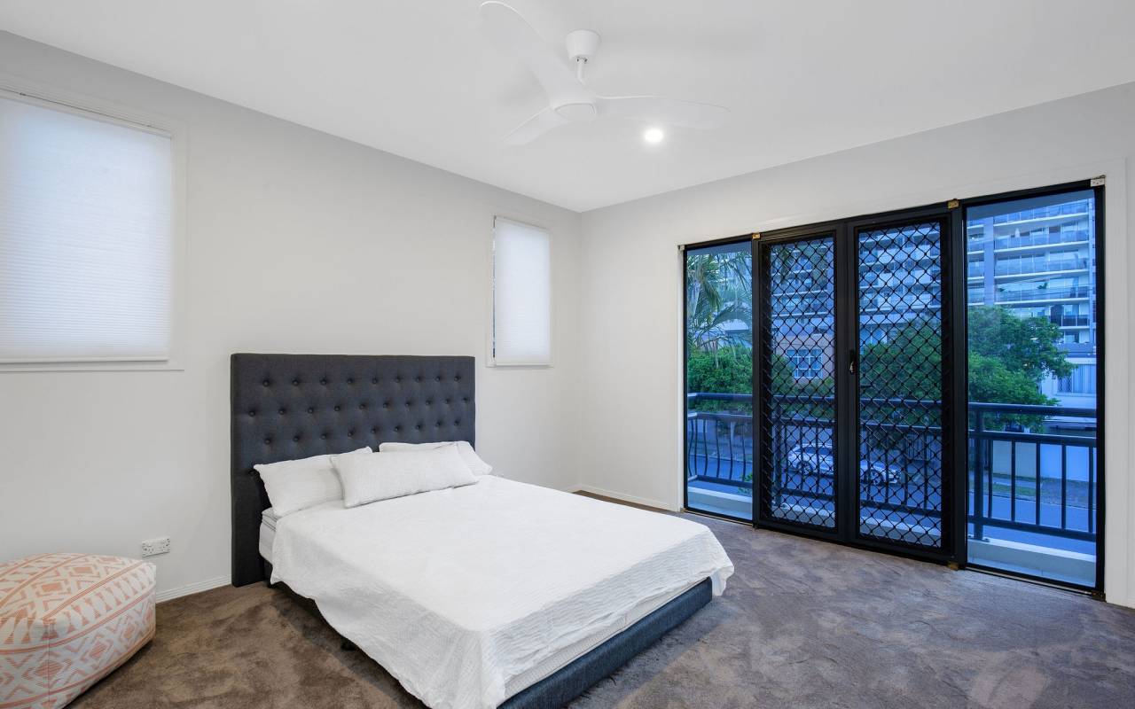 61 Stanhill  Drive, Surfers Paradise, QLD 4217 AU