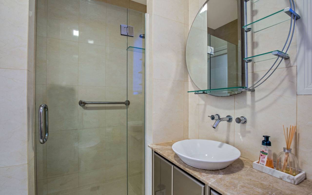 61 Stanhill  Drive, Surfers Paradise, QLD 4217 AU