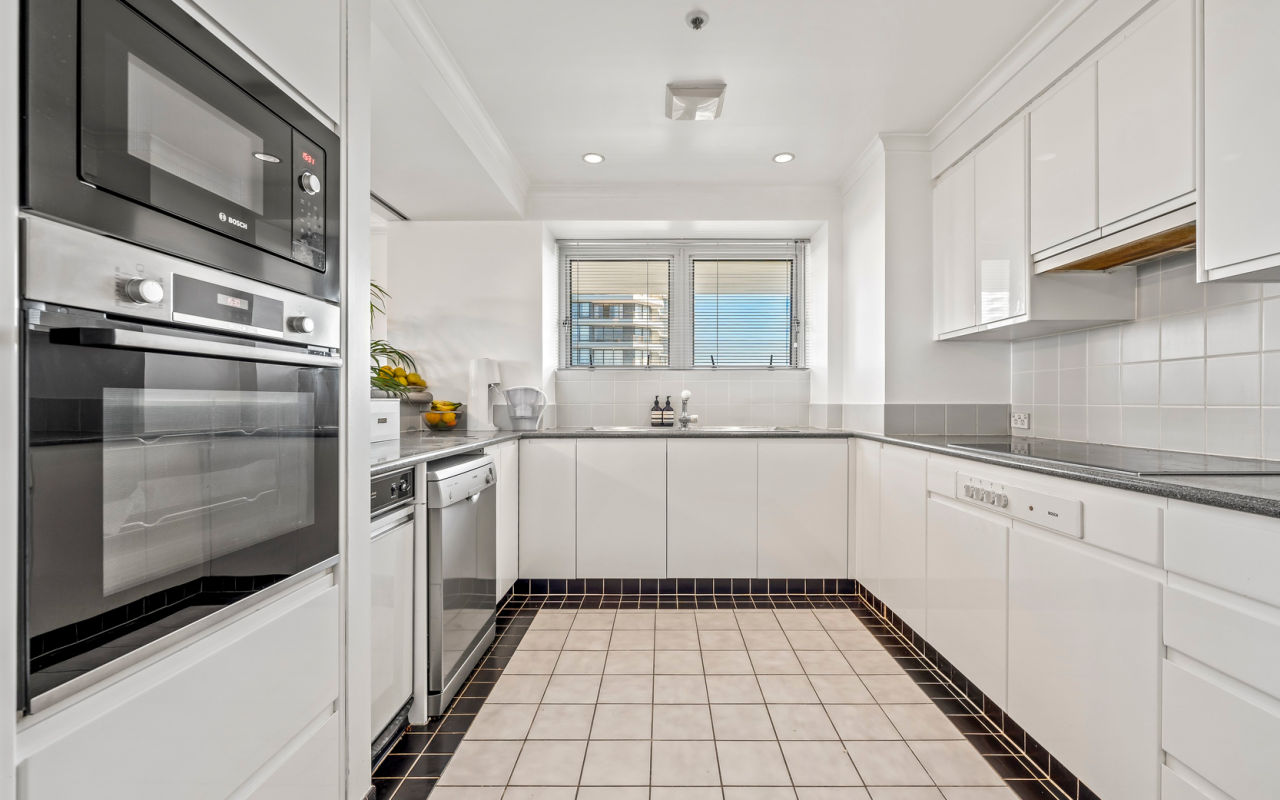 37/12 Commodore Drive, Paradise Waters, QLD 4217 AU
