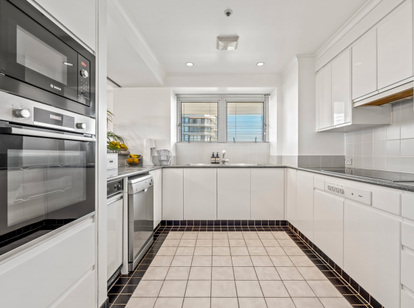 37/12 Commodore Drive, Paradise Waters, QLD 4217 AU