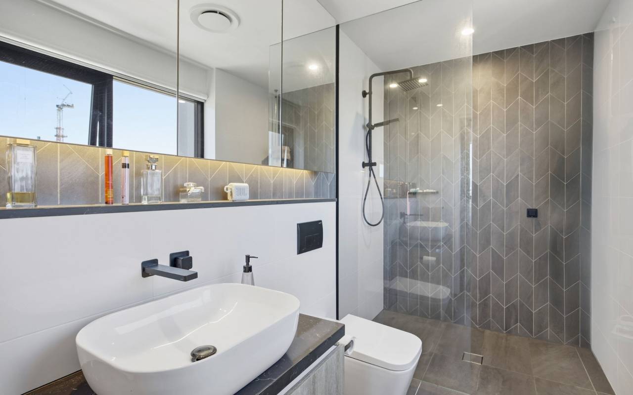 502/28 Dalpura Street, Chevron Island, QLD 4217 AUSTRALIA