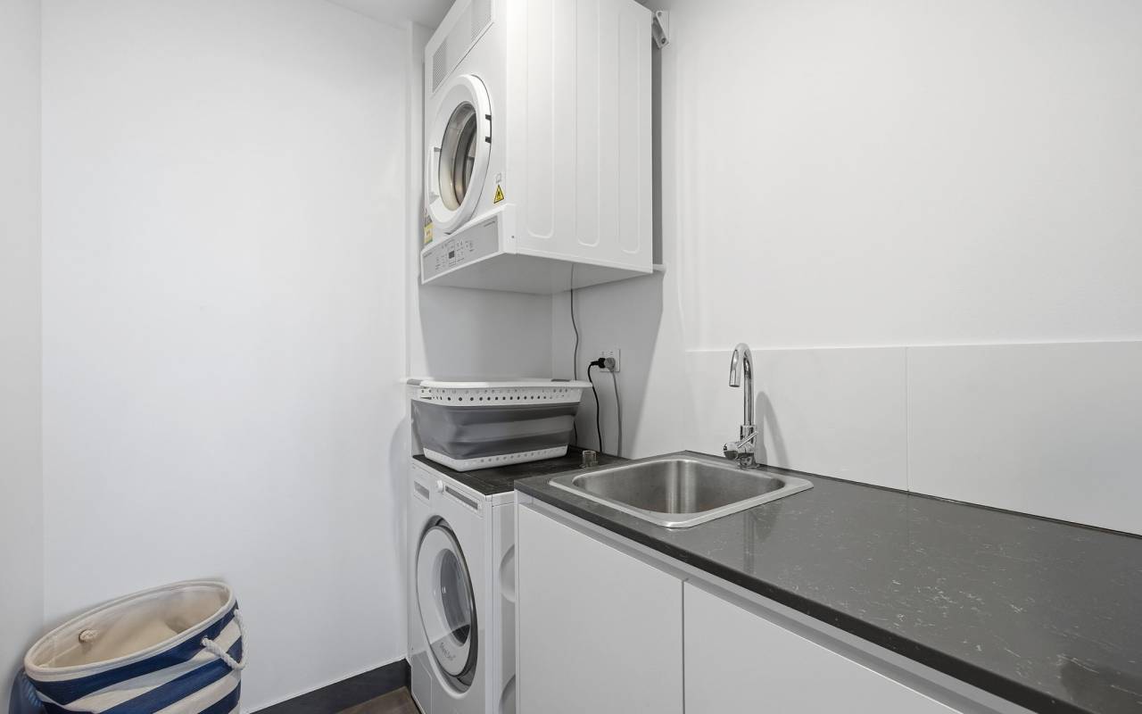 502/28 Dalpura Street, Chevron Island, QLD 4217 AUSTRALIA