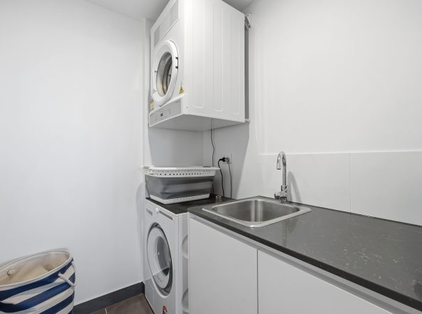 502/28 Dalpura Street, Chevron Island, QLD 4217 AUSTRALIA