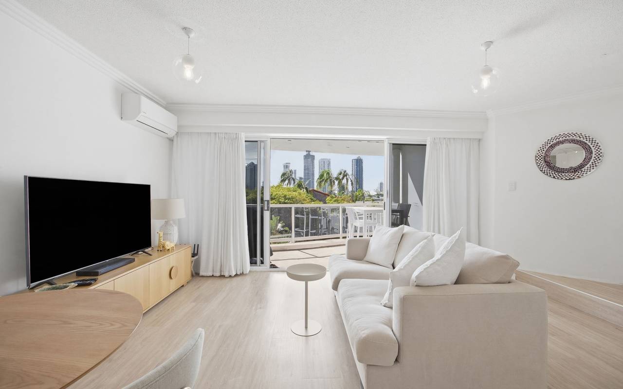 15/96-98 Stanhill Drive, Chevron Island, QLD 4217 AU