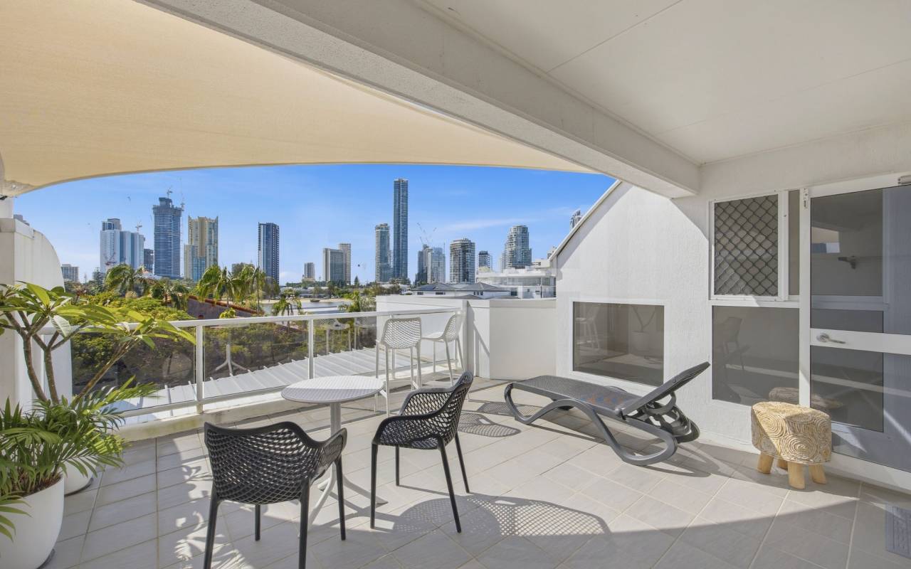 15/96-98 Stanhill Drive, Chevron Island, QLD 4217 AU