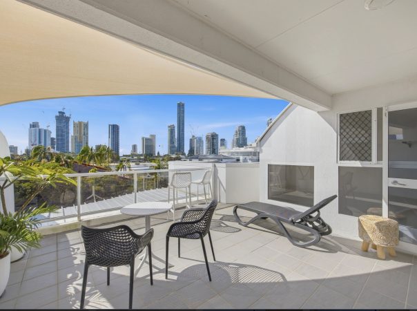 15/96-98 Stanhill Drive, Chevron Island, QLD 4217 AU